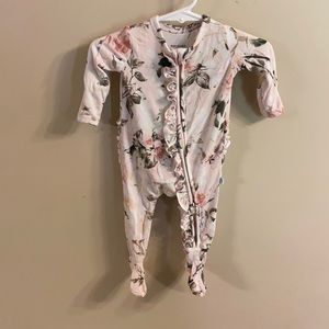 Posh Peanut Vintage Rose Zippered Footie